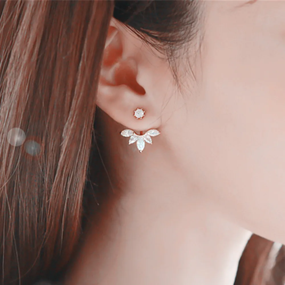 Korean Gold and Silver Plated Leave Crystal Stud Earrings Fashion Statement Jewelry Earrings for Women free shipping e012
Korean Gold and Silver Plated Leave Crystal Stud Earrings Fashion Statement Jewelry Earrings for Women free shipping e012