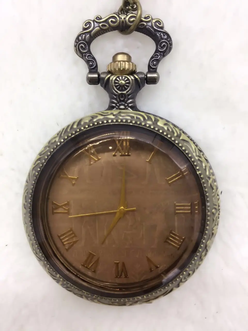 The classic retro ancient circular pattern shell white glass retro large quartz pocket watch watch in ancient Egypt MJL52
The classic retro ancient circular pattern shell white glass retro large quartz pocket watch watch in ancient Egypt MJL52