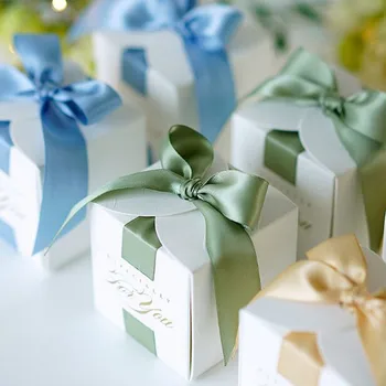 New DIY 50pcs 6.5x6.5x6.5cm 4 colors Secret language forest hot stamping green white wedding candy box European style wedding
New DIY 50pcs 6.5x6.5x6.5cm 4 colors Secret language forest hot stamping green white wedding candy box European style wedding