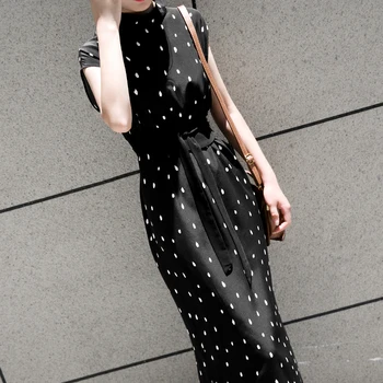 Wind Black Temperament Wave Point Stand Lead Dress Woman Summer Method Directly Slender Waist In Barrel Real Silk Longuette
Wind Black Temperament Wave Point Stand Lead Dress Woman Summer Method Directly Slender Waist In Barrel Real Silk Longuette