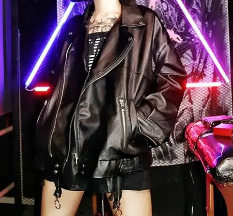 2019 New Autumn Winter Women High Quality Black PU Leather Loose Coats Turn-down Collar Long Sleeve Zipper Fashion Wild Jacket
2019 New Autumn Winter Women High Quality Black PU Leather Loose Coats Turn-down Collar Long Sleeve Zipper Fashion Wild Jacket