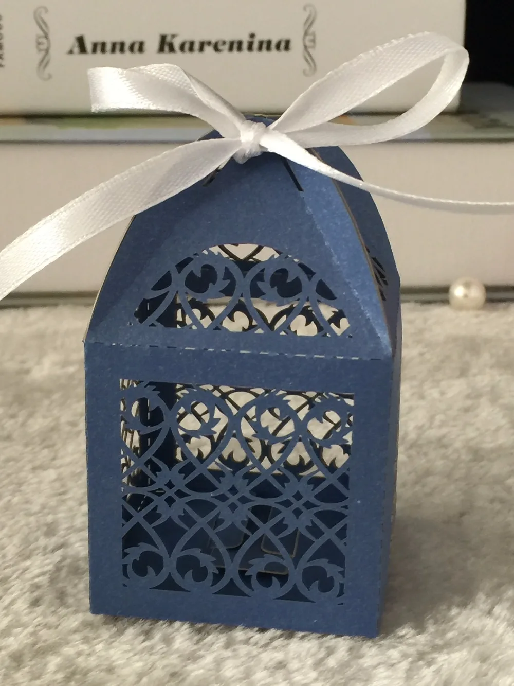 300pieces Navy blue wedding gift candy boxes with ribbon,laser cut wedding favour boxes gift boxes for wedding party gift Favor
300pieces Navy blue wedding gift candy boxes with ribbon,laser cut wedding favour boxes gift boxes for wedding party gift Favor