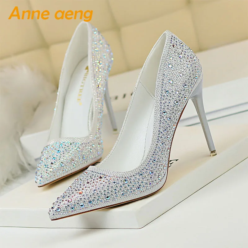 2019 Women Pumps High Thin Heel Pointed Toe Shallow Bling Crystal Sexy Ladies Bridal Wedding Women Shoes White High Heel Pumps
2019 Women Pumps High Thin Heel Pointed Toe Shallow Bling Crystal Sexy Ladies Bridal Wedding Women Shoes White High Heel Pumps