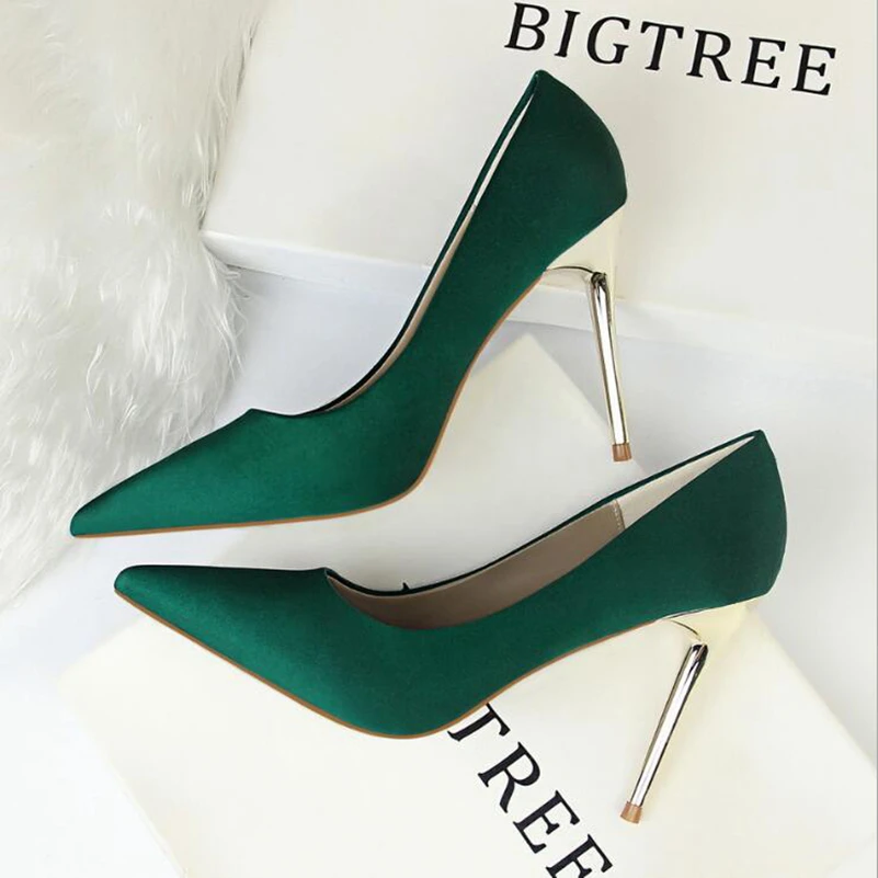 R07 HOT Promotions Women Pumps Spring/Autumn High heels Pointed Toe Female Wedding Shoes Sexy High Heel shoes for women
R07 HOT Promotions Women Pumps Spring/Autumn High heels Pointed Toe Female Wedding Shoes Sexy High Heel shoes for women