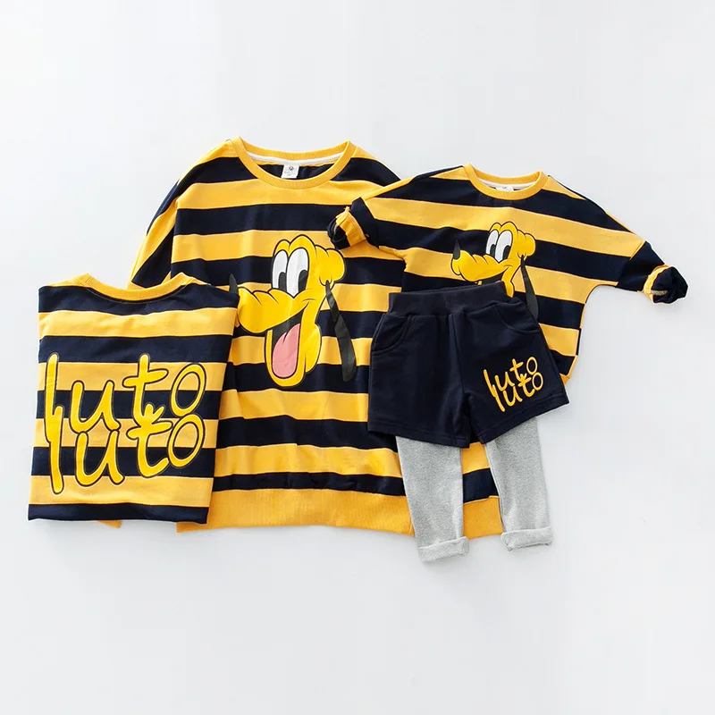 Family Matching Outfits Autumn Sweatshirt Shirts Puppy Dog Animal Duck Pattern 2018 Mommy and Me Clothes Mother Son Outfits
Family Matching Outfits Autumn Sweatshirt Shirts Puppy Dog Animal Duck Pattern 2018 Mommy and Me Clothes Mother Son Outfits