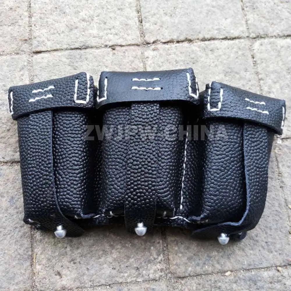 WWII GERMAN MILITARY MAUSER 98K TRIPLE AMMO LEATHER AMMUNITION POUCH BLACK - World military Store
WWII GERMAN MILITARY MAUSER 98K TRIPLE AMMO LEATHER AMMUNITION POUCH BLACK - World military Store