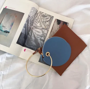 Korea Double-sided Small PU Leather Bag Girl Portable Dinner Old Skool Metal Ring Clutch Purse Handbag High Quality Designer
Korea Double-sided Small PU Leather Bag Girl Portable Dinner Old Skool Metal Ring Clutch Purse Handbag High Quality Designer