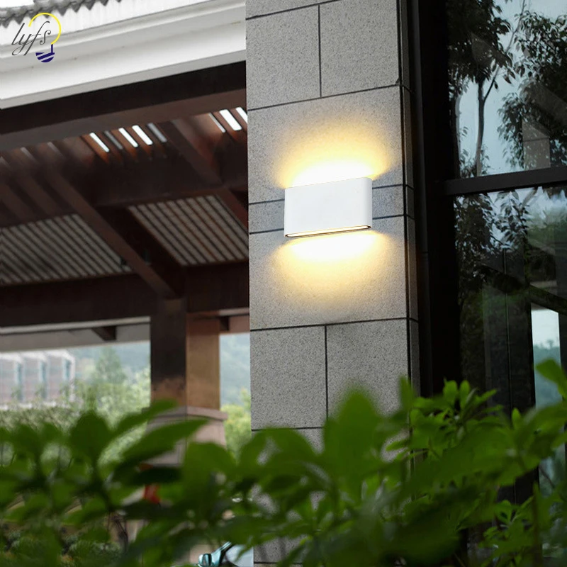 Waterproof Outdoor Wall Lamp 12W LED Source Up And Down Lighting Modern Minimalist Indoor Outdoor Engineering Porch Garden Light
Waterproof Outdoor Wall Lamp 12W LED Source Up And Down Lighting Modern Minimalist Indoor Outdoor Engineering Porch Garden Light