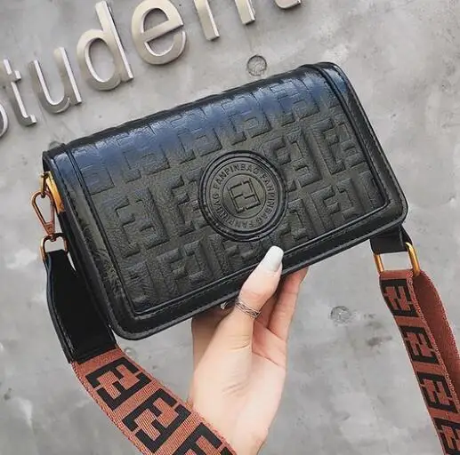 Shoulder Bags New Arrival Flap Pu Single Fashion Women Letter Hasp Hard Versatile Handbags Retro square bag female Messenger
Shoulder Bags New Arrival Flap Pu Single Fashion Women Letter Hasp Hard Versatile Handbags Retro square bag female Messenger