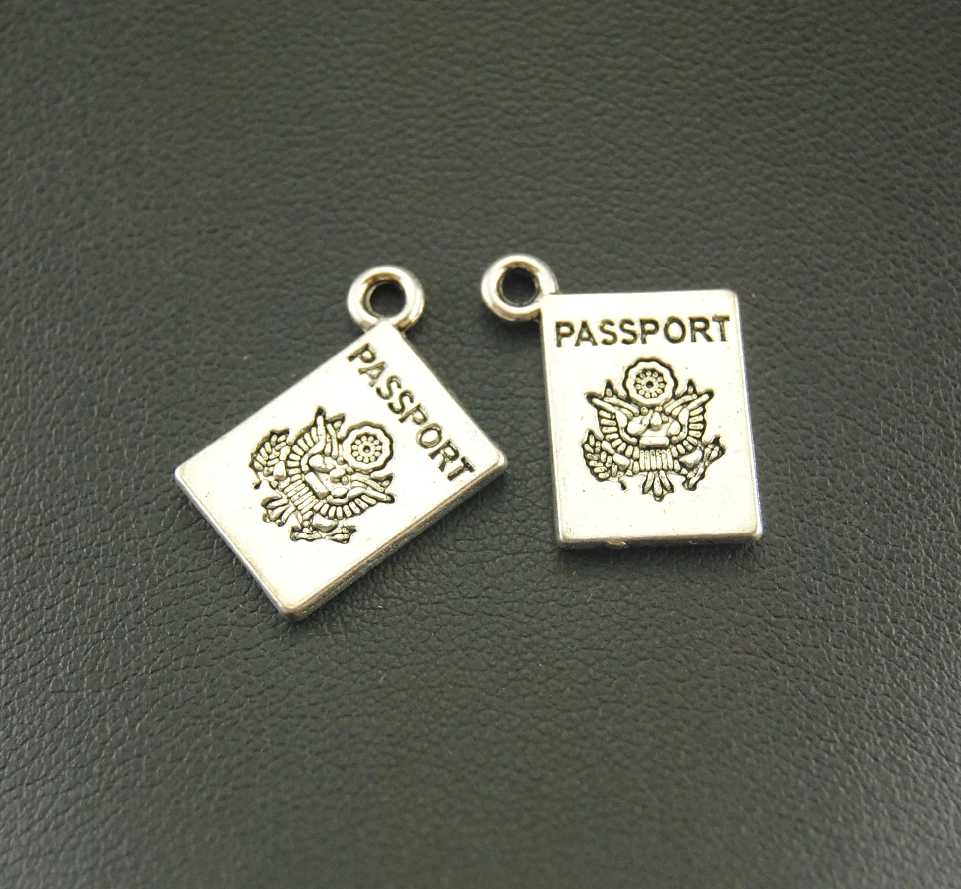 10Pcs 15x18mm Antique Silver PASSPORT Charm Jewellery Pendant For Bracelet Necklace A824
10Pcs 15x18mm Antique Silver PASSPORT Charm Jewellery Pendant For Bracelet Necklace A824