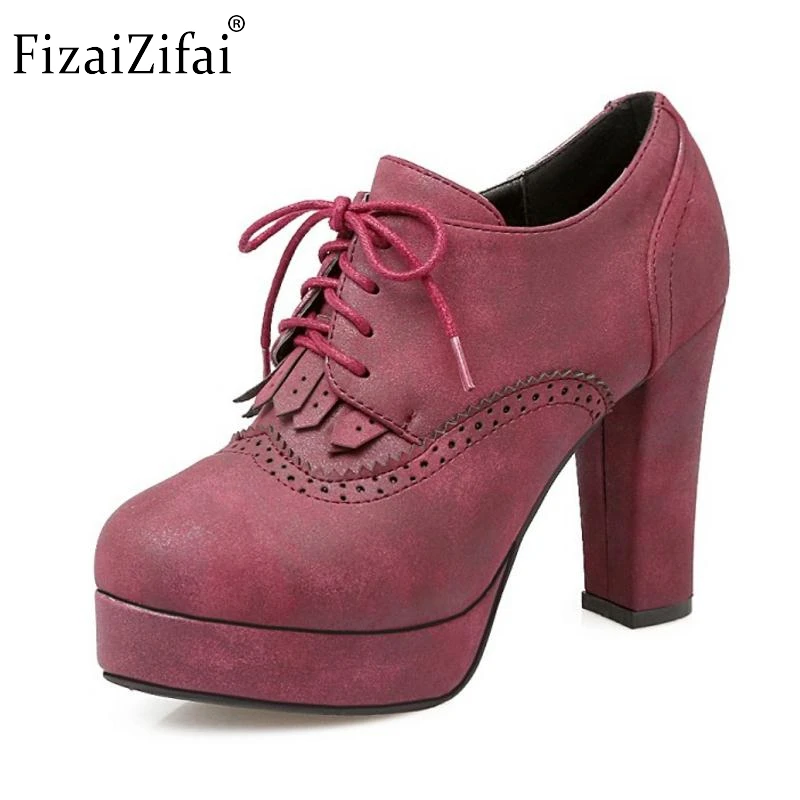 Size 34-43 Female Thick High Heeled Shoes Women Ankle Fretwork Cross Strap Vintage Heels Pumps Round Toe Platform Footwears
Size 34-43 Female Thick High Heeled Shoes Women Ankle Fretwork Cross Strap Vintage Heels Pumps Round Toe Platform Footwears