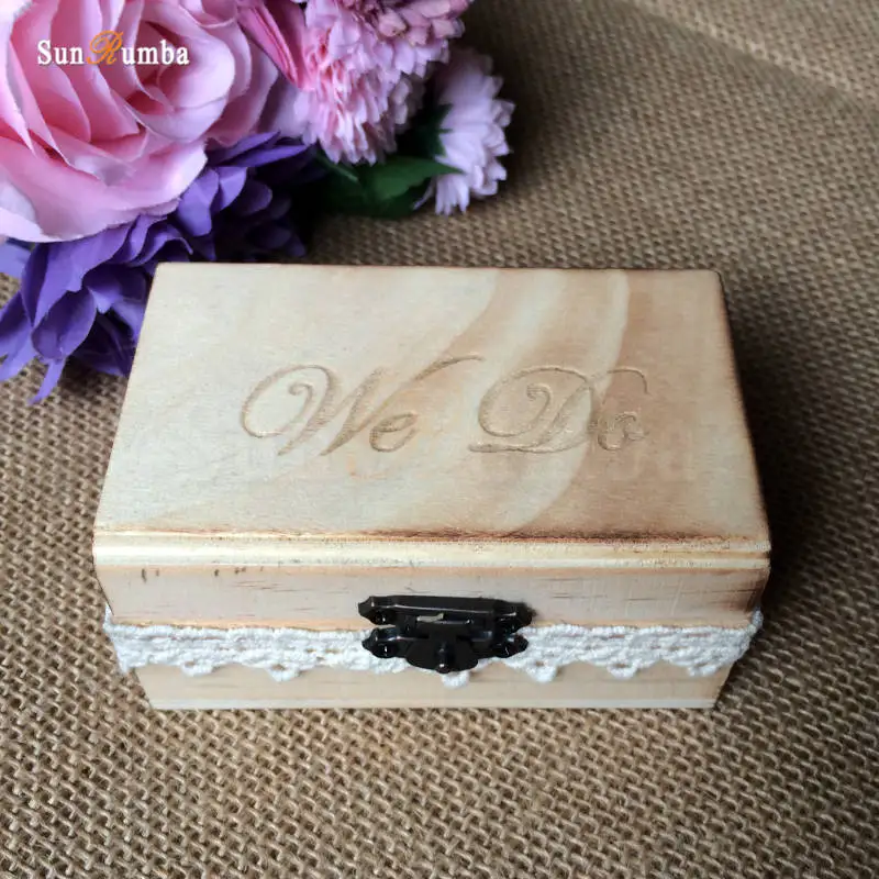 1pcs We Do Wedding Ring Box Wood Rustic Wedding Decoration Party Supplies for Wedding Decorating Ring Pillow Wedding Deco Boxes
1pcs We Do Wedding Ring Box Wood Rustic Wedding Decoration Party Supplies for Wedding Decorating Ring Pillow Wedding Deco Boxes