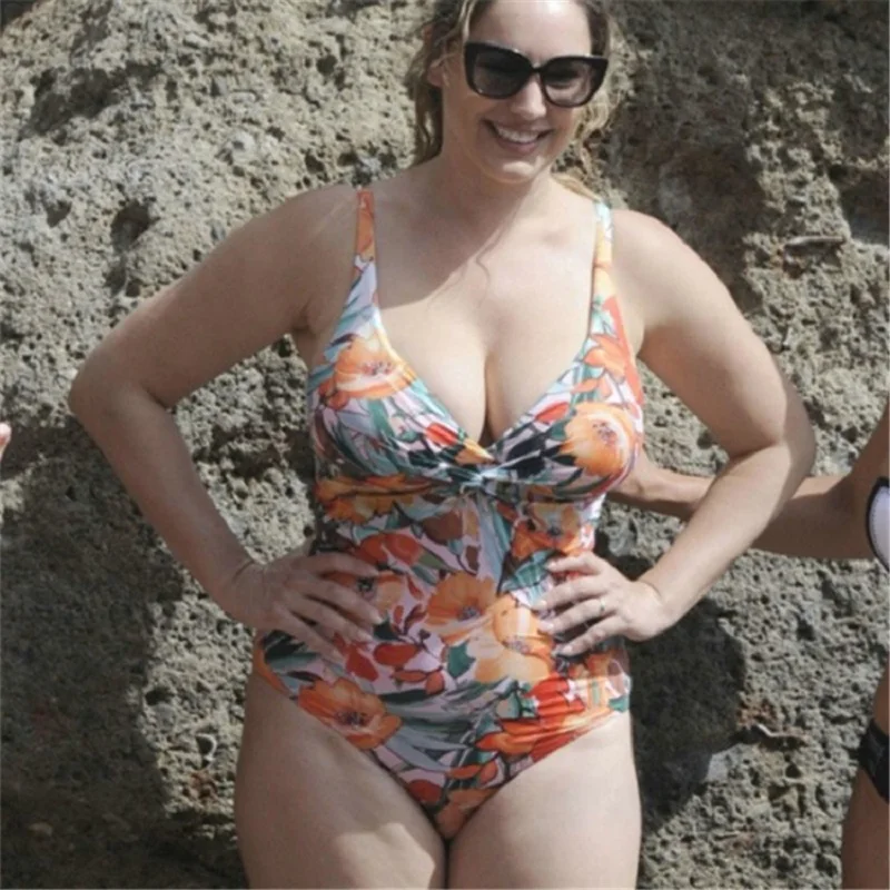 new summer swimwear plus size women's swearwear suits large size swim wear maternity swimsuits pregnagnt swimming dress 1589
new summer swimwear plus size women's swearwear suits large size swim wear maternity swimsuits pregnagnt swimming dress 1589