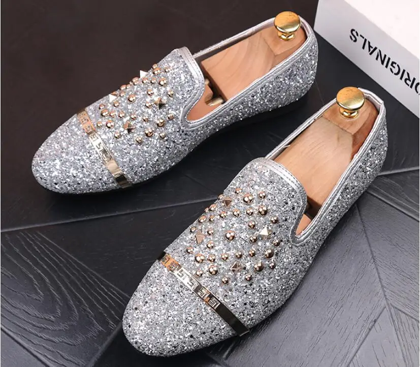 2019 High Quality Fashion Men High Top British Style Rrivet Shoes Men Causal Luxury Shoes for Men Red Gold Black shiny Shoes
2019 High Quality Fashion Men High Top British Style Rrivet Shoes Men Causal Luxury Shoes for Men Red Gold Black shiny Shoes