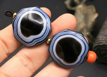 Treasure Magic Power A Pair of Tibetan Old Crystallize Agate Cabochon Goat Eye Heaven Eye dZi Bead Pendant Treasure
Treasure Magic Power A Pair of Tibetan Old Crystallize Agate Cabochon Goat Eye Heaven Eye dZi Bead Pendant Treasure