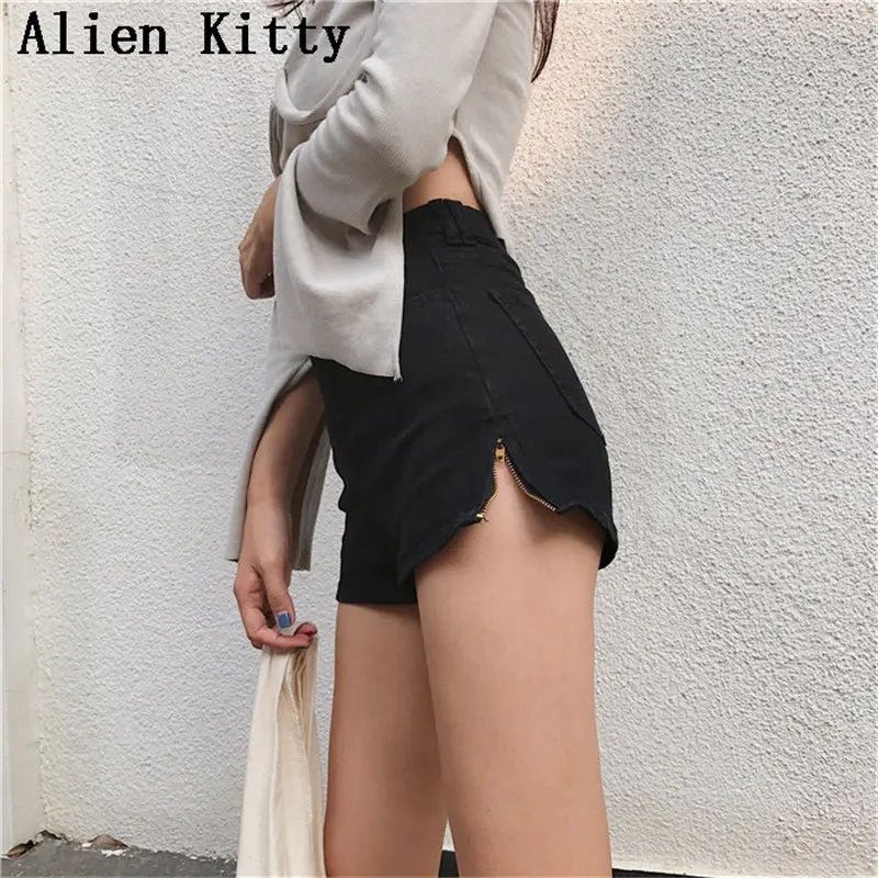 Alien Kitty Europe Fashion Women Button Fly Skinny Party Shorts Sexy Lady Mixed Color Short Jeans Nightclub Shorts 4 Colors
Alien Kitty Europe Fashion Women Button Fly Skinny Party Shorts Sexy Lady Mixed Color Short Jeans Nightclub Shorts 4 Colors