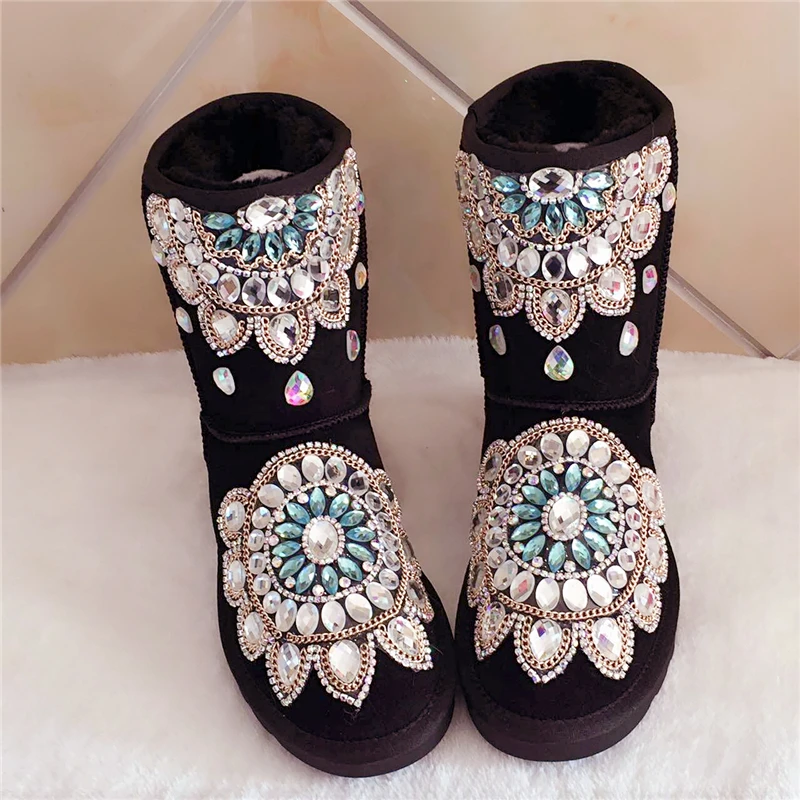2017 autumn and winter new handmade diamond gem black snow boots in tube thick non-slip real leather shoes cotton shoes
2017 autumn and winter new handmade diamond gem black snow boots in tube thick non-slip real leather shoes cotton shoes