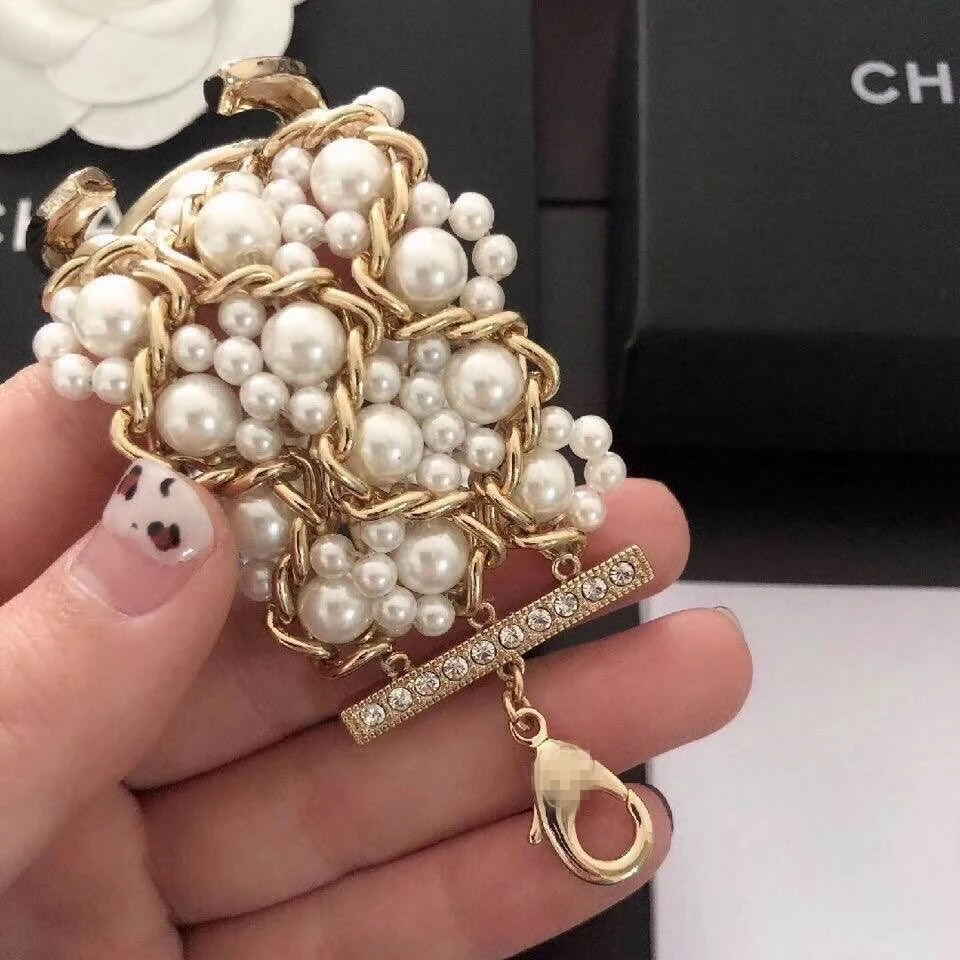 The large Baroque catwalk Feather big Earrings tide brand leaves long tassel Earrings for women women stylish earrings
The large Baroque catwalk Feather big Earrings tide brand leaves long tassel Earrings for women women stylish earrings