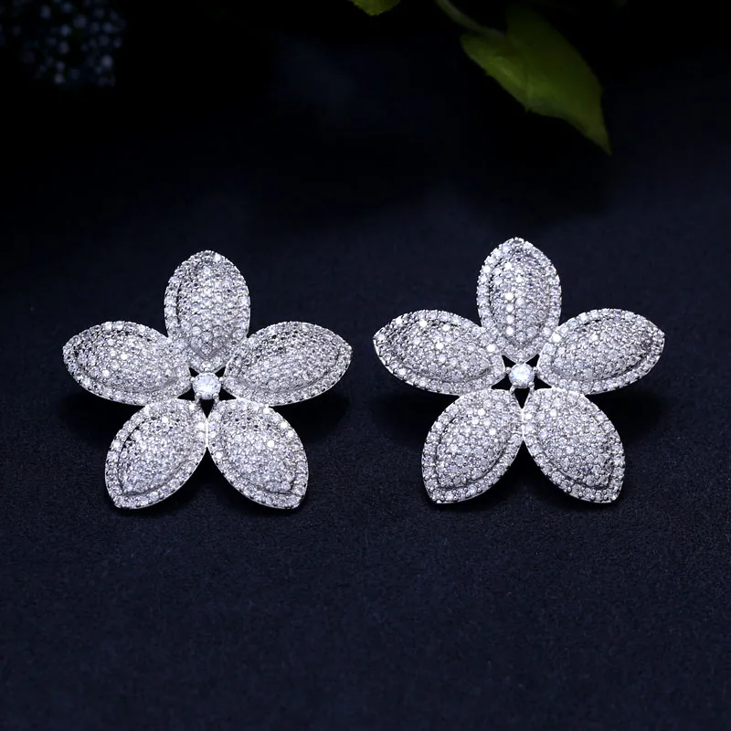 top newe45MM Oversized Big Flower Design better New Fashion Popular Luxury Cubic Zirconia Engagement Wedding Party Stud Earring
top newe45MM Oversized Big Flower Design better New Fashion Popular Luxury Cubic Zirconia Engagement Wedding Party Stud Earring