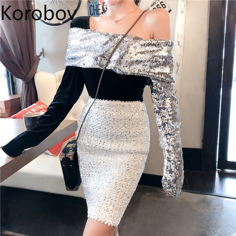 Korobov Sexy Asymmetrical Off Shoulder Women T Shirt 2019 New Summer Long Sleeve T Shirts Sequined Patchwork T-Shirts 77215
Korobov Sexy Asymmetrical Off Shoulder Women T Shirt 2019 New Summer Long Sleeve T Shirts Sequined Patchwork T-Shirts 77215