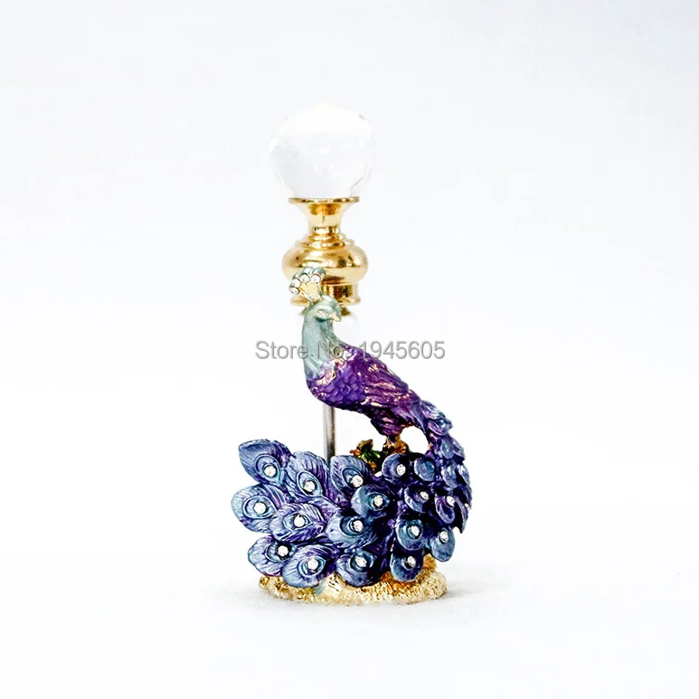 4ml Retro Arabic Metal Peacock Glass Empty Container Refillable Portable Gift Perfume Oil Attar Bottle Home Decoration#59689
4ml Retro Arabic Metal Peacock Glass Empty Container Refillable Portable Gift Perfume Oil Attar Bottle Home Decoration#59689