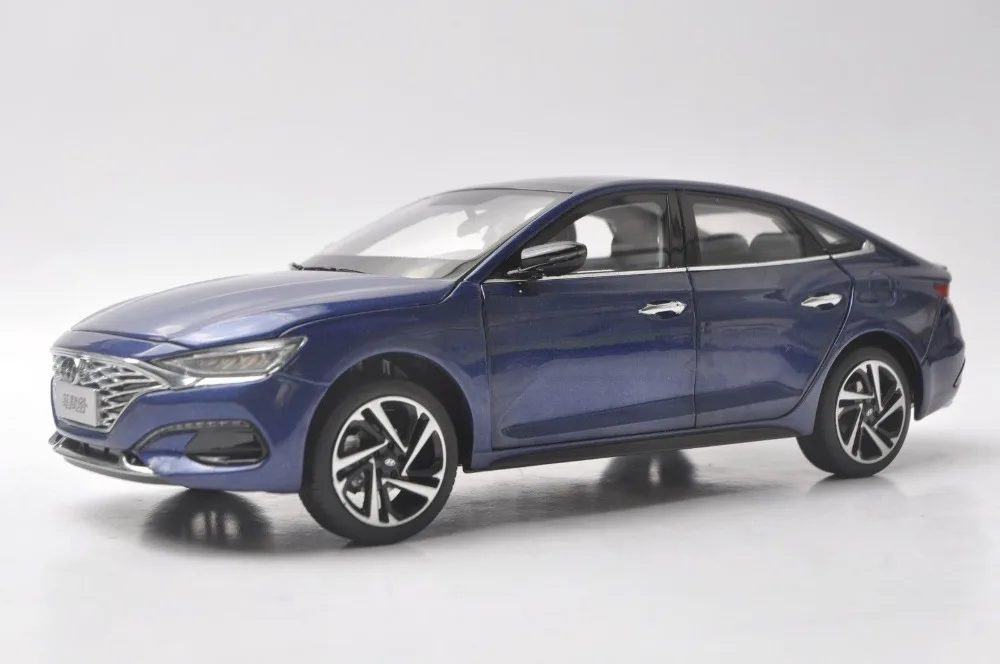 1:18 литая под давлением модель для Hyundai La Festa 2018 синий седан игрушечная машинка из