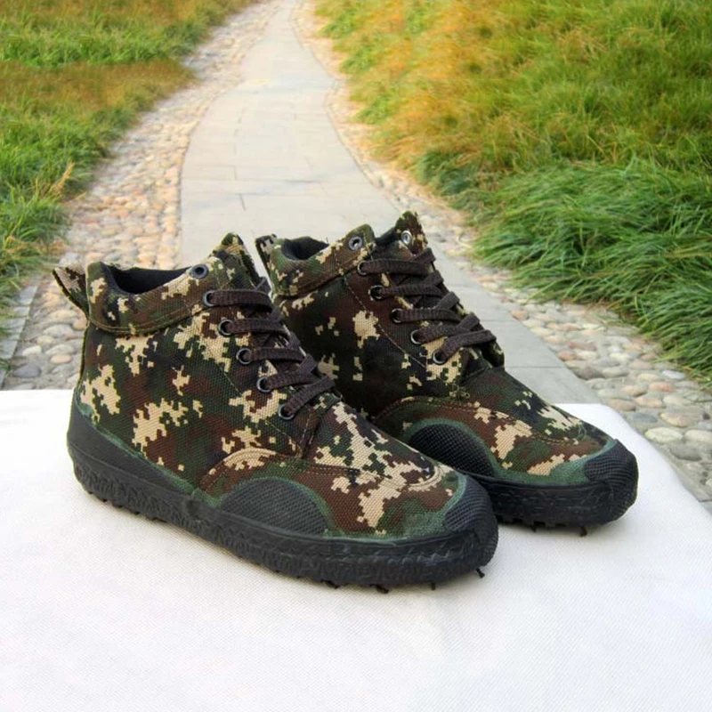 Camouflage Military Boots Men Warm Snow Boots Flats Zapatos De Hombre Winter Boots Men Shoes Waterproof Safety Shoes 
Camouflage Military Boots Men Warm Snow Boots Flats Zapatos De Hombre Winter Boots Men Shoes Waterproof Safety Shoes