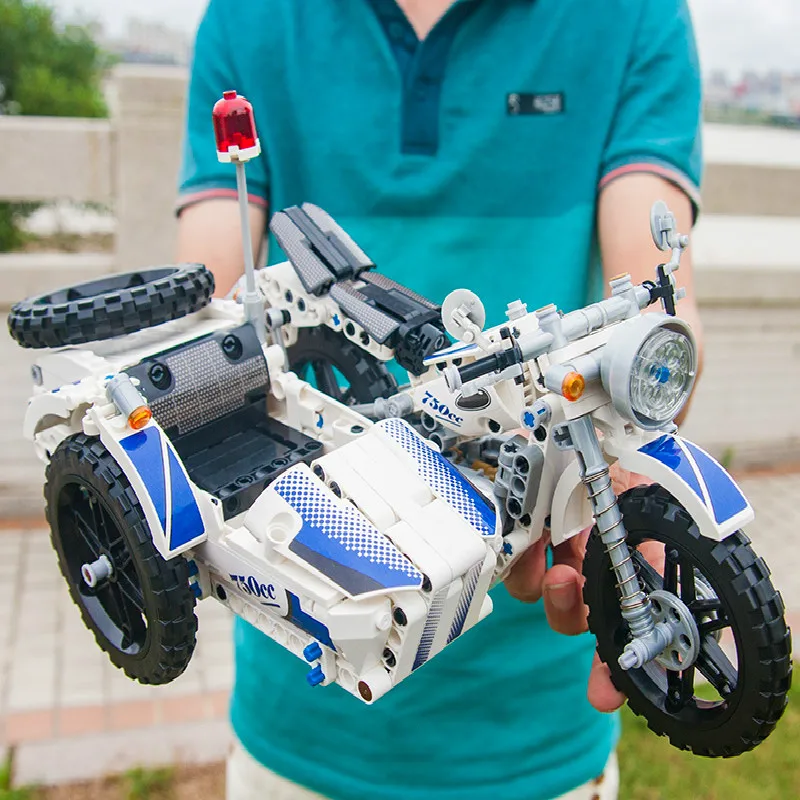 550Pcs Technic Motorcycle Police Building Bricks Blocks Sidecar Motorcross Model Compatible legoinglys Technic Car Toys Gift
550Pcs Technic Motorcycle Police Building Bricks Blocks Sidecar Motorcross Model Compatible legoinglys Technic Car Toys Gift
