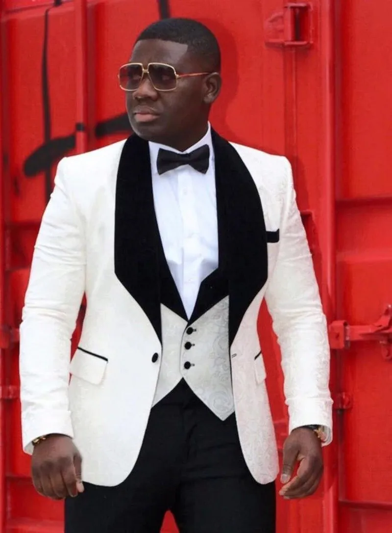 New Arrival Jacquard Groomsmen Shawl Lapel Groom Tuxedos Men Suits Wedding/Prom Best Man Blazer ( Jacket+Pants+Vest+Tie) A39
New Arrival Jacquard Groomsmen Shawl Lapel Groom Tuxedos Men Suits Wedding/Prom Best Man Blazer ( Jacket+Pants+Vest+Tie) A39
