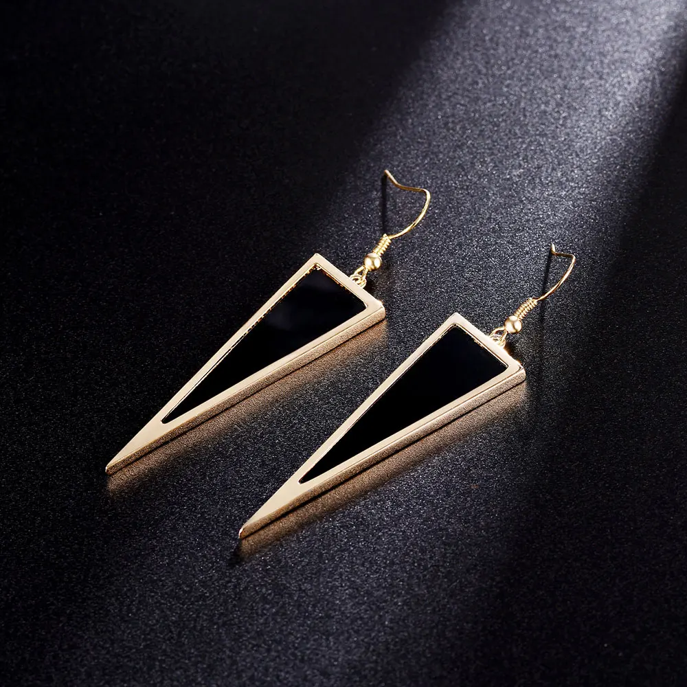 Simple Vintage Three angle Geometry Women'S Fashion Unique Earrings Dangle Earrings Lady Jewelry Beauty Pendant
Simple Vintage Three angle Geometry Women'S Fashion Unique Earrings Dangle Earrings Lady Jewelry Beauty Pendant