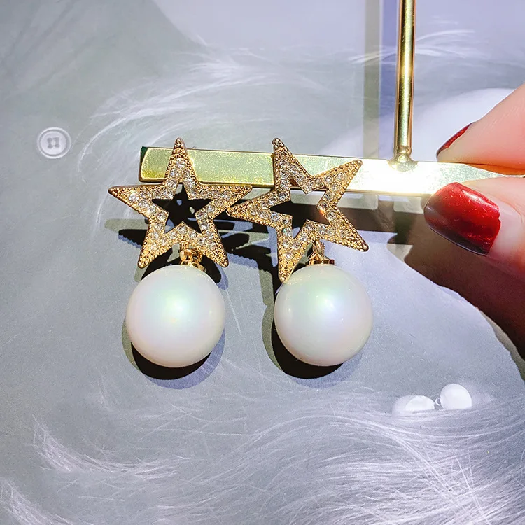 Japan South Korea hot fashion jewelry elegant big pearl earrings five-pointed star full crystal earrings wedding party for women
Japan South Korea hot fashion jewelry elegant big pearl earrings five-pointed star full crystal earrings wedding party for women