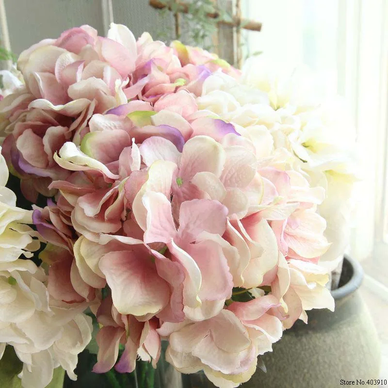 High Quality Artificial Flower Silk Fake Pompom Flowers Bouquet For Wedding Home Party Decoration Hydrangea Fake Flowers
High Quality Artificial Flower Silk Fake Pompom Flowers Bouquet For Wedding Home Party Decoration Hydrangea Fake Flowers