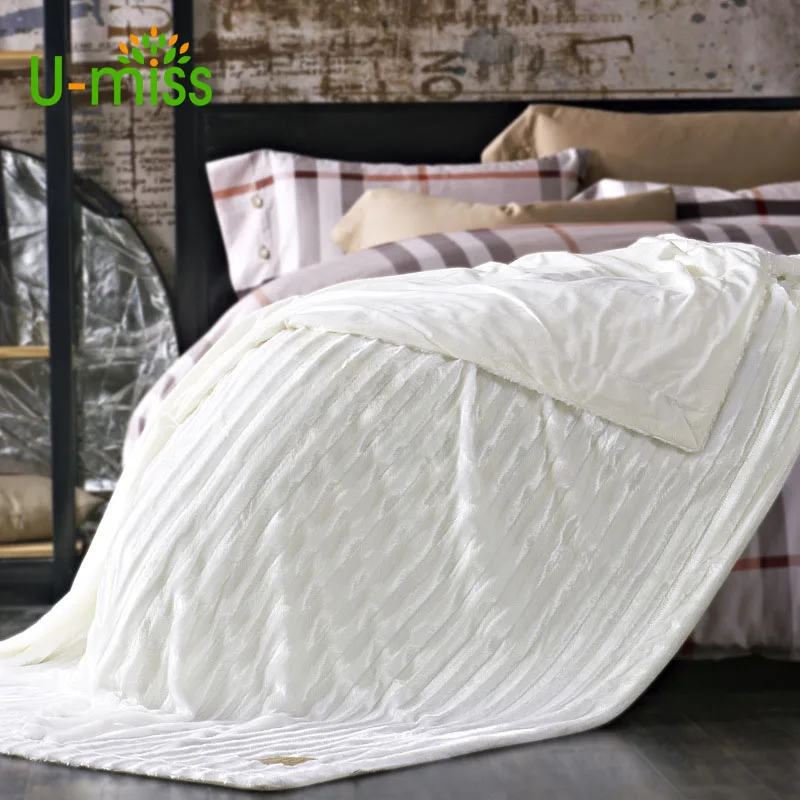 U-miss Thicken Soft spring autumn Coral Wool Blanket Colorfast on The Bed Business Gifts Fiber Stripe Rectangle Portable Blanket
U-miss Thicken Soft spring autumn Coral Wool Blanket Colorfast on The Bed Business Gifts Fiber Stripe Rectangle Portable Blanket