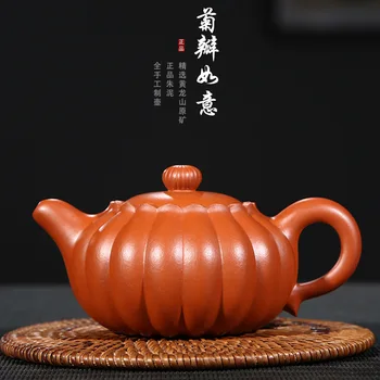Yixing Purple Sand Tea Ware Raw Mine Zhumu Ribbon Ware Julei Ruyi Pot Guogong Handmade Wang Zhenxue Purple Sand Tea Pot
Yixing Purple Sand Tea Ware Raw Mine Zhumu Ribbon Ware Julei Ruyi Pot Guogong Handmade Wang Zhenxue Purple Sand Tea Pot