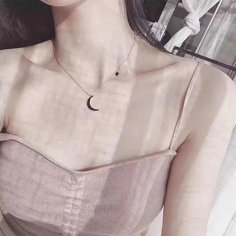 2019 New fashion mainstream s925 sterling silver necklace star-moon asymmetric clavicle chain customization
2019 New fashion mainstream s925 sterling silver necklace star-moon asymmetric clavicle chain customization