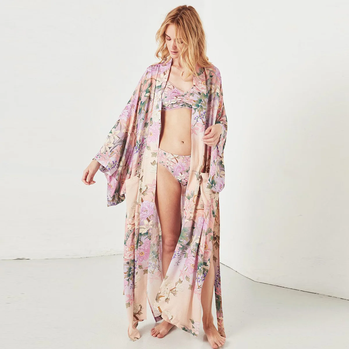 Heavenly Lily Maxi Kimono Loose Casual Kimono Sleeves Cardigan Jacket Boho Floral Print Women Jacket Long Cardigans Top Shirt
Heavenly Lily Maxi Kimono Loose Casual Kimono Sleeves Cardigan Jacket Boho Floral Print Women Jacket Long Cardigans Top Shirt