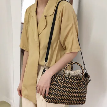Summer Rattan Handbags Weave Basket Bag Handmade Beach Bag Women Fashion Messenger Bag Kintted Causal Shoulder Tote Waterproof
Summer Rattan Handbags Weave Basket Bag Handmade Beach Bag Women Fashion Messenger Bag Kintted Causal Shoulder Tote Waterproof