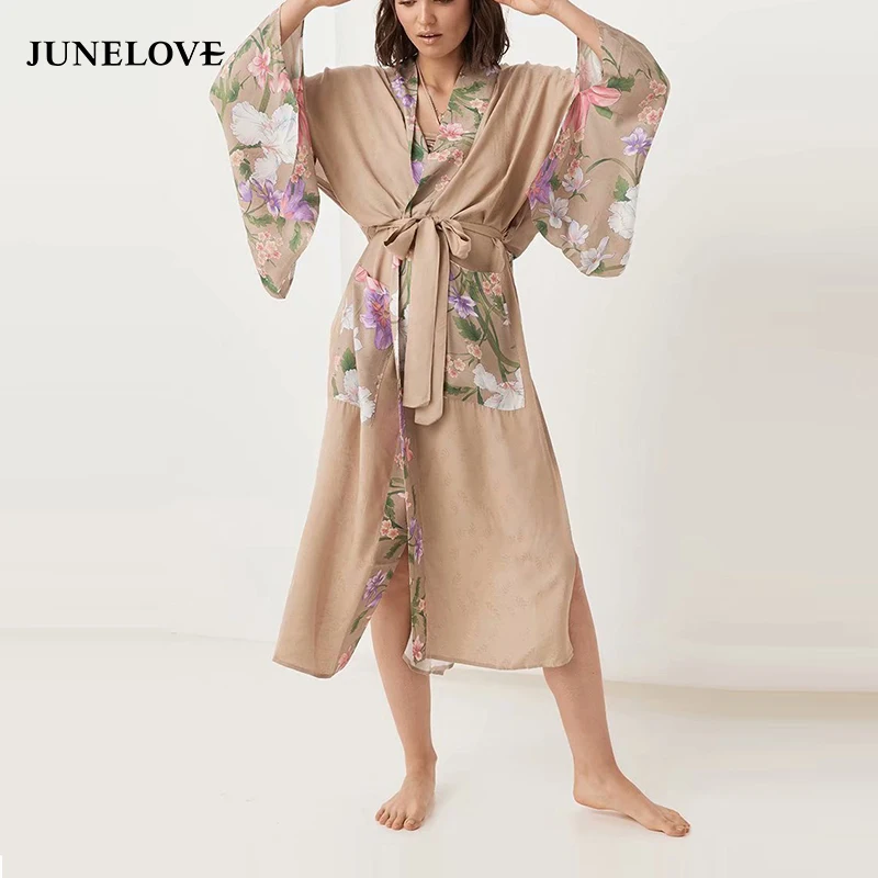 JuneLove Women Long Sleeve Print Floral Long Blouse Shirts Vintage Peacock Loose Kimono Casual Holiday Lady Beach Blouse Outwear
JuneLove Women Long Sleeve Print Floral Long Blouse Shirts Vintage Peacock Loose Kimono Casual Holiday Lady Beach Blouse Outwear