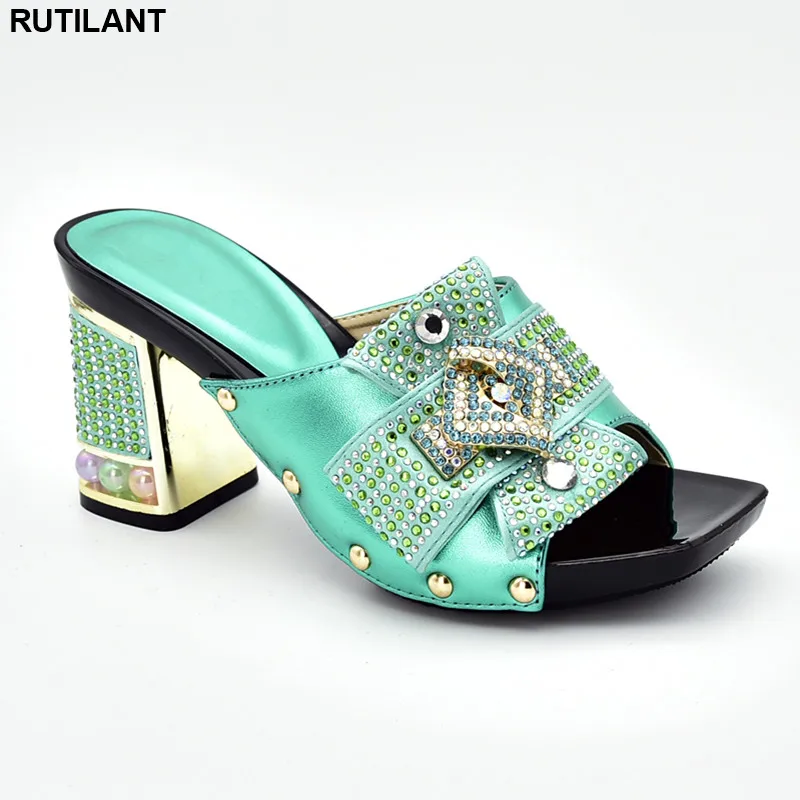 New Arrrival Italian Design Women Shoes Decorated with Rhinestone Summer Shoes Big Size Ladies Shoes High Heels Party Pumps
New Arrrival Italian Design Women Shoes Decorated with Rhinestone Summer Shoes Big Size Ladies Shoes High Heels Party Pumps
