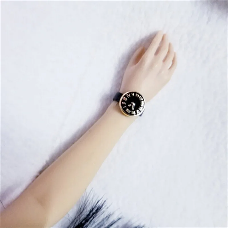 1PCS 1/6 Male Military Figure Miniature Mini Watch for Miniature Watch for 19 Joint Body Blyth Doll
1PCS 1/6 Male Military Figure Miniature Mini Watch for Miniature Watch for 19 Joint Body Blyth Doll