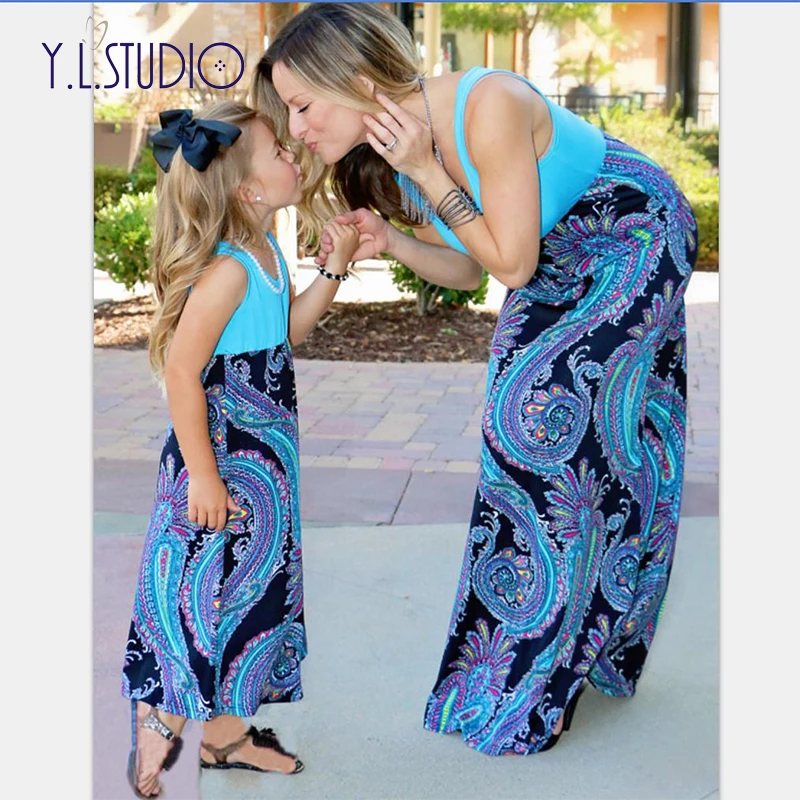 Family Matching Outfits Mother Daughter Long Dresses Patchwork Floral Print Clothes Fashion Family Look Mother Daughter Dresses
Family Matching Outfits Mother Daughter Long Dresses Patchwork Floral Print Clothes Fashion Family Look Mother Daughter Dresses