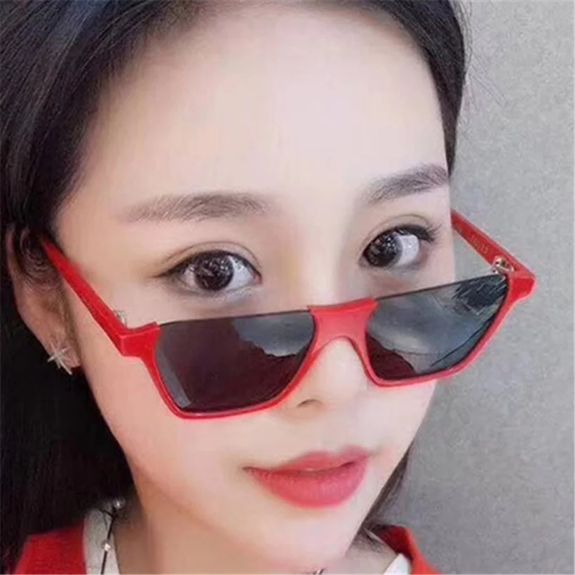 YOOSKE Retro Flat top Sunglasses Women Rectangle Brand Designer 90s Fashion Sun Glasses Vintage Half Frame Glasses UV400
YOOSKE Retro Flat top Sunglasses Women Rectangle Brand Designer 90s Fashion Sun Glasses Vintage Half Frame Glasses UV400