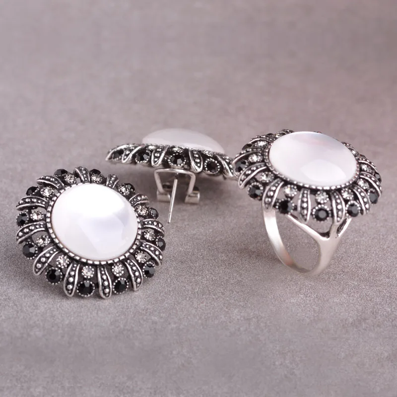 Vintage Jewelry Sets Opal Earrings & Rings Antique Silver Big Round Flower Brincos Anneaux Set Women Men Anniversary Bijouterie
Vintage Jewelry Sets Opal Earrings & Rings Antique Silver Big Round Flower Brincos Anneaux Set Women Men Anniversary Bijouterie