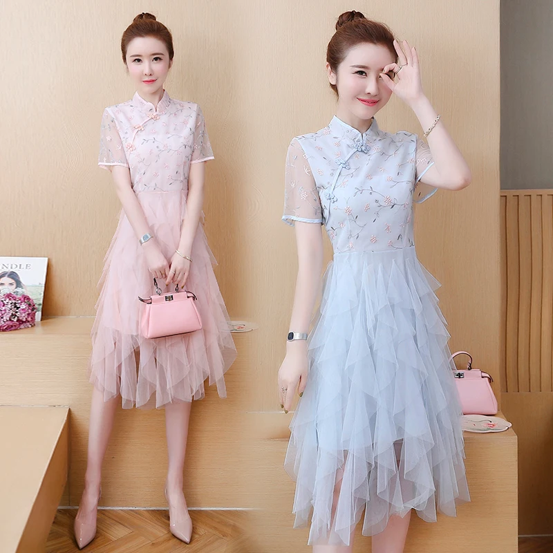 Traditional Chinese Wedding Improved Cheongsam Dress Irregular Mesh Stitching Knee Length Dress Vintage Women Embroidery Qipao
Traditional Chinese Wedding Improved Cheongsam Dress Irregular Mesh Stitching Knee Length Dress Vintage Women Embroidery Qipao
