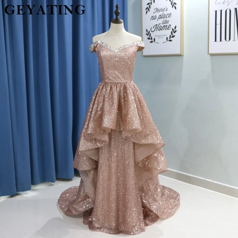 2019 Glitter Rose Gold Prom Dresses Sexy Off Shoulder Crystal Long Train Party Gowns Sparkly Pleat Corset V Neck Evening Dress
2019 Glitter Rose Gold Prom Dresses Sexy Off Shoulder Crystal Long Train Party Gowns Sparkly Pleat Corset V Neck Evening Dress