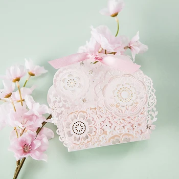 50 pcs/lot Europe Creative Laser Cut Pink lace Candy box packaging box Wedding Favors and Gifts Box Party Events Supplies
50 pcs/lot Europe Creative Laser Cut Pink lace Candy box packaging box Wedding Favors and Gifts Box Party Events Supplies