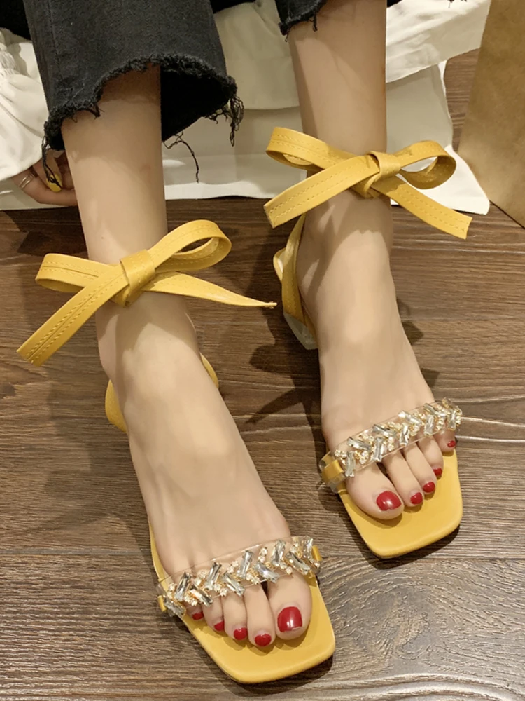 Small fresh 2019 new summer fashion word buckle sandals women's high heels open toe stiletto fairy shoes
Small fresh 2019 new summer fashion word buckle sandals women's high heels open toe stiletto fairy shoes