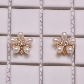 (M0963) round shape,19mm diameter metal rhinestone embellishment ,light gold plating ,flat back,ivory Imitation pearl
(M0963) round shape,19mm diameter metal rhinestone embellishment ,light gold plating ,flat back,ivory Imitation pearl