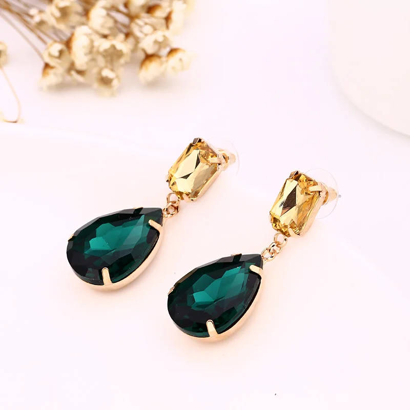 YFJEWE 2018 New fashion Big Crystal Green Drop Earrings For Women Wholesale Drop Shipping #E123
YFJEWE 2018 New fashion Big Crystal Green Drop Earrings For Women Wholesale Drop Shipping #E123