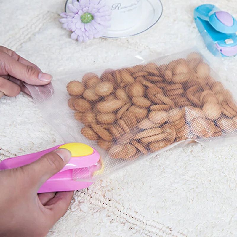 Portable Mini Sealing Machine Heat Capper Impulse Sealer Clip Seal Packing Plastic Bag Household Food Fresh Keeping Tool
Portable Mini Sealing Machine Heat Capper Impulse Sealer Clip Seal Packing Plastic Bag Household Food Fresh Keeping Tool